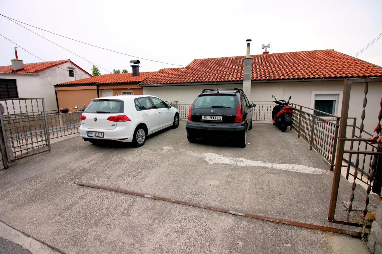 Apartment Leana Selce Exterior foto