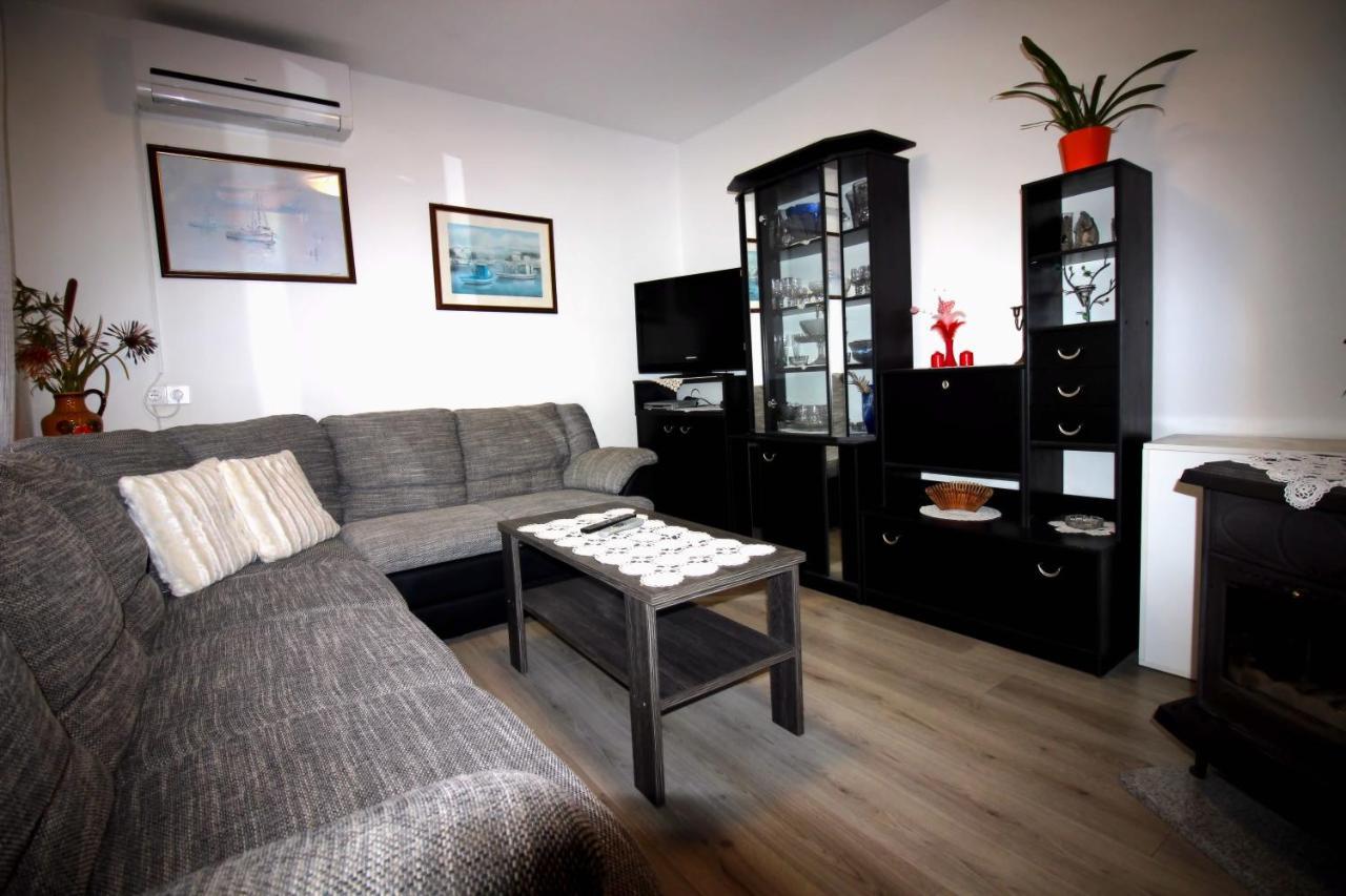 Apartment Leana Selce Exterior foto