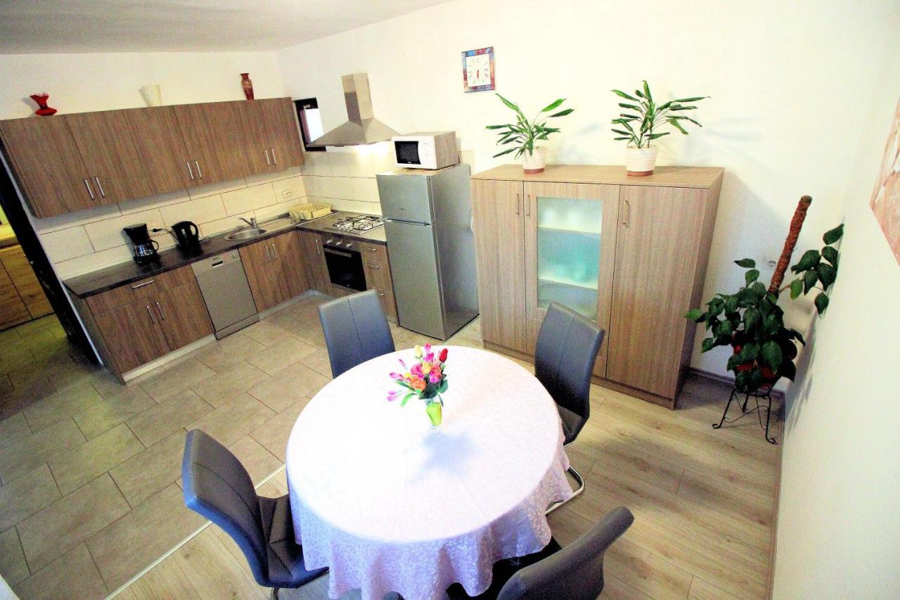 Apartment Leana Selce Exterior foto